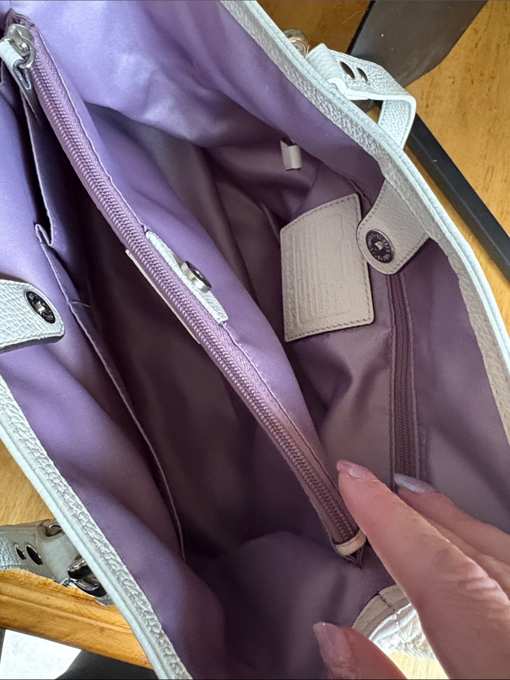 Coach 2012 Penelope Beige and white - Picture 7 of 9